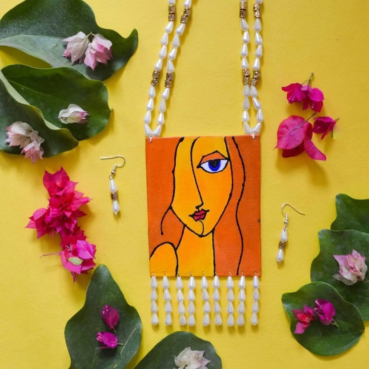 Dreamland'S Dream Girl Handpainted Yellow (Necklace)