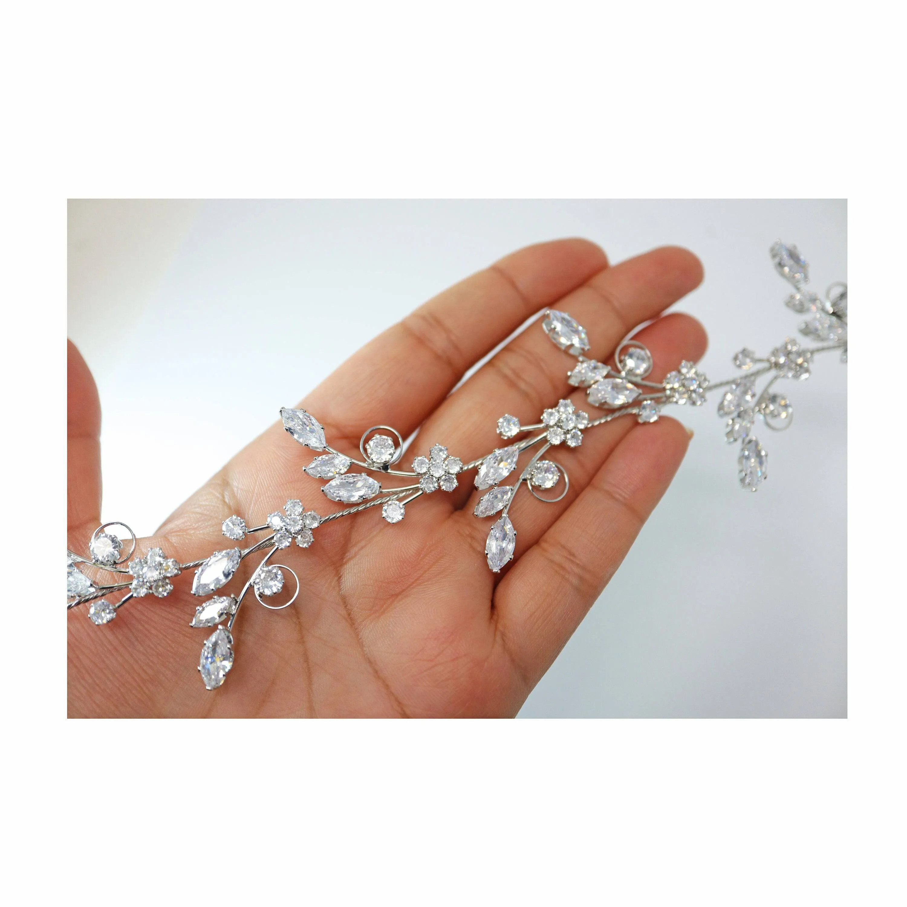 Swarovski Crystals Floral Vine Leaves Hair Vine Headband, Bridal Hair Vine, Rhinestone Headband, Delicate Headband, Hair accessories.